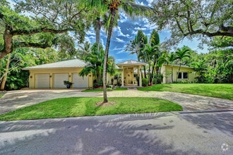 Building Photo - 2150 Tanbark Ln
