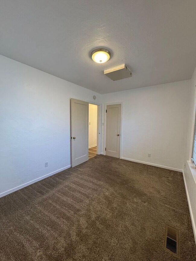 Building Photo - Charming, Updated Home in the Heart of Sparks – Clean, Comfortable & Move-In Ready!