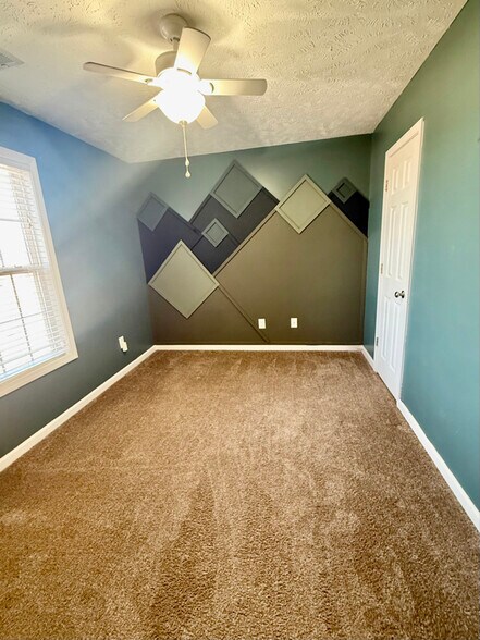 Building Photo - 2120 Yellowbrick Rd