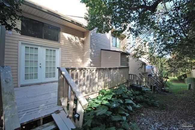 Building Photo - 923 Brookside Pl