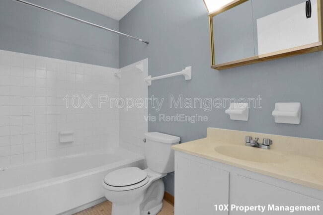 Building Photo - 6169 Laurelwood Ct