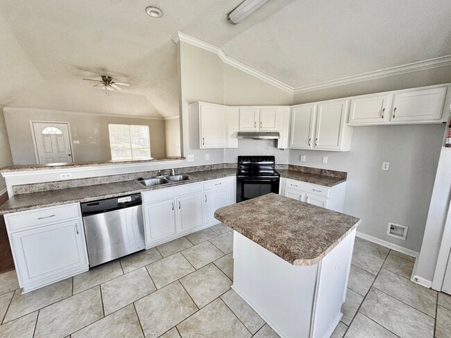 Building Photo - 55 Oak Ridge Cove
