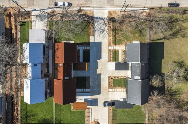 Building Photo - 915 Tillery St