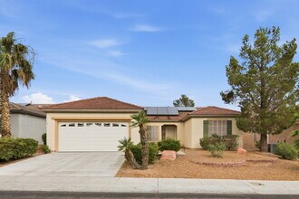 Building Photo - Comfortable single-story living! This inviting 3-bed, 2-bath home offering 1,756 sq ft with fully...