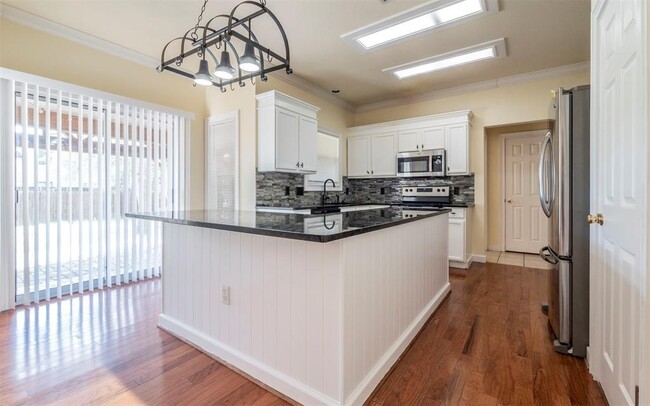 Building Photo - 2814 Bluejay Dr