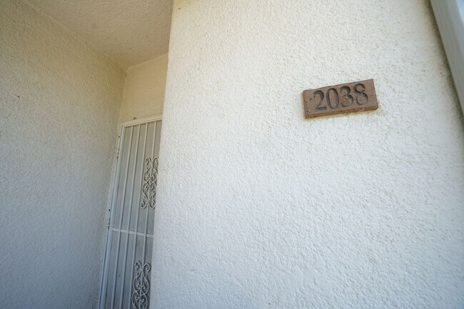 Building Photo - SHOWINGS AVAILABLE NOW