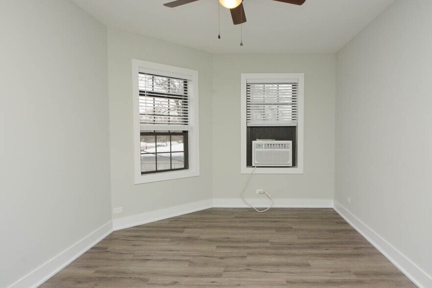 Building Photo - 725 St Johns Ave