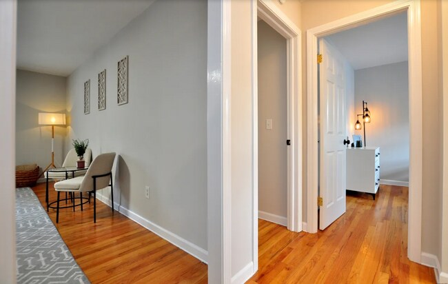 Building Photo - 5 Tunxis Pl