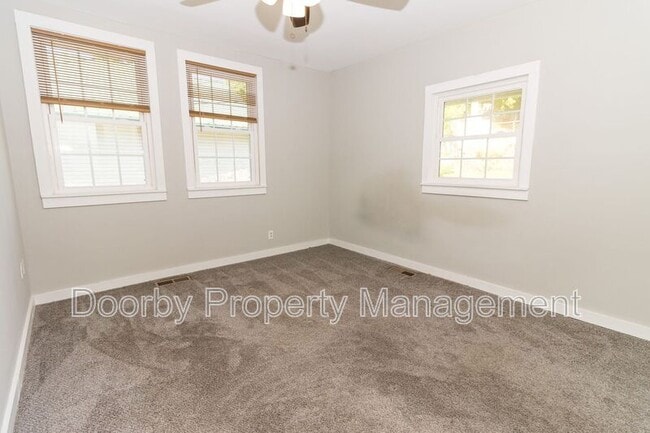 Building Photo - 3498 Crompton St