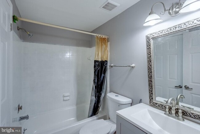 Building Photo - 101 Bayberry Ct