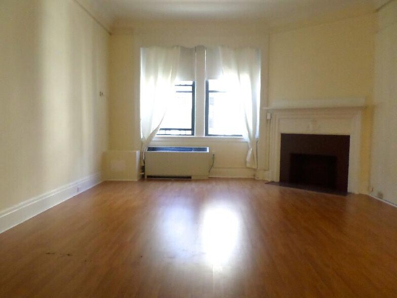 Building Photo - 62 Boylston St