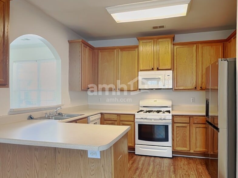 Building Photo - 4669 Liberty Square Dr