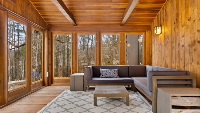 Building Photo - 14 Glendale Rd