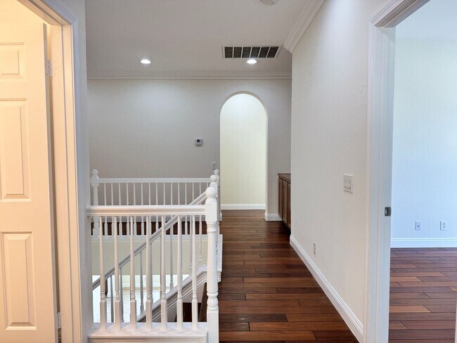 Building Photo - Spacious 6-Bedroom Estate in the Heart of Eastvale