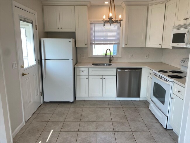 Building Photo - 541 Fire Island Ave