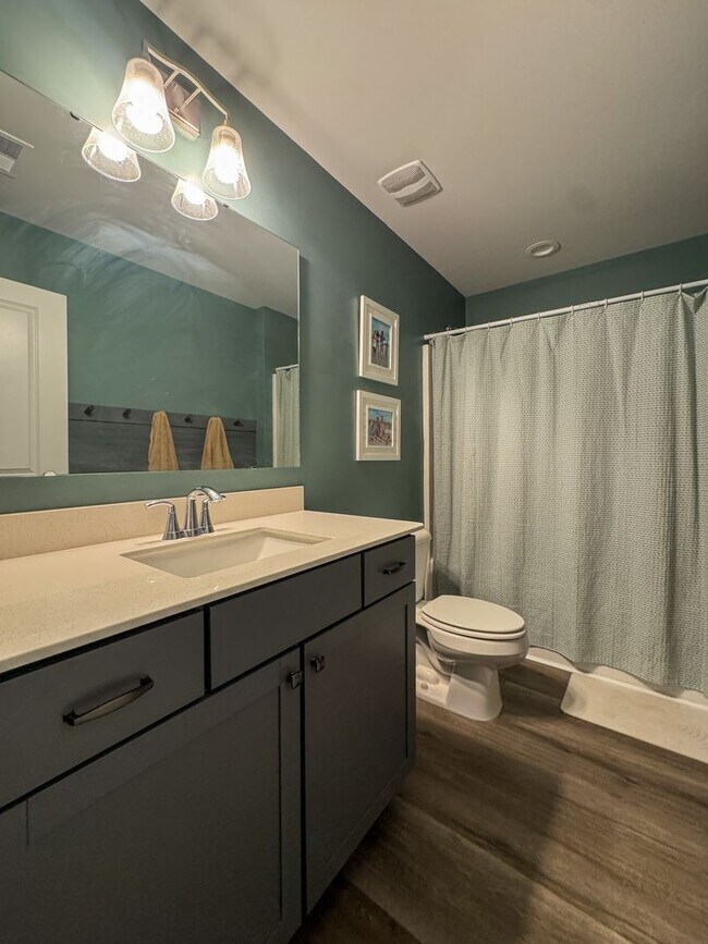 Building Photo - Stunning 4 Bed 2.5 Bath Home in Cameron with Fenced Yard