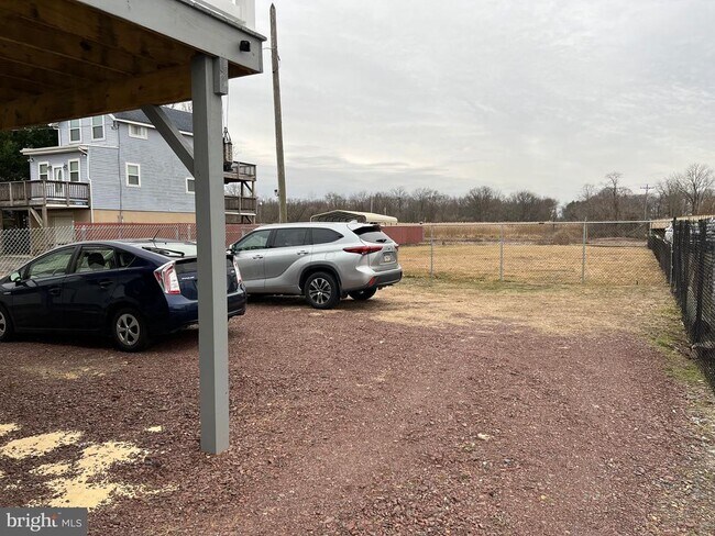 Building Photo - 802 Sixth Ave