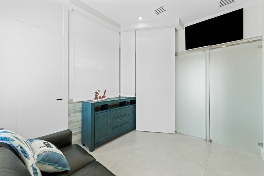 Building Photo - 247 Pescayo Ave