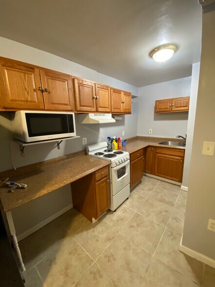 Building Photo - 1324 Xaveria Dr