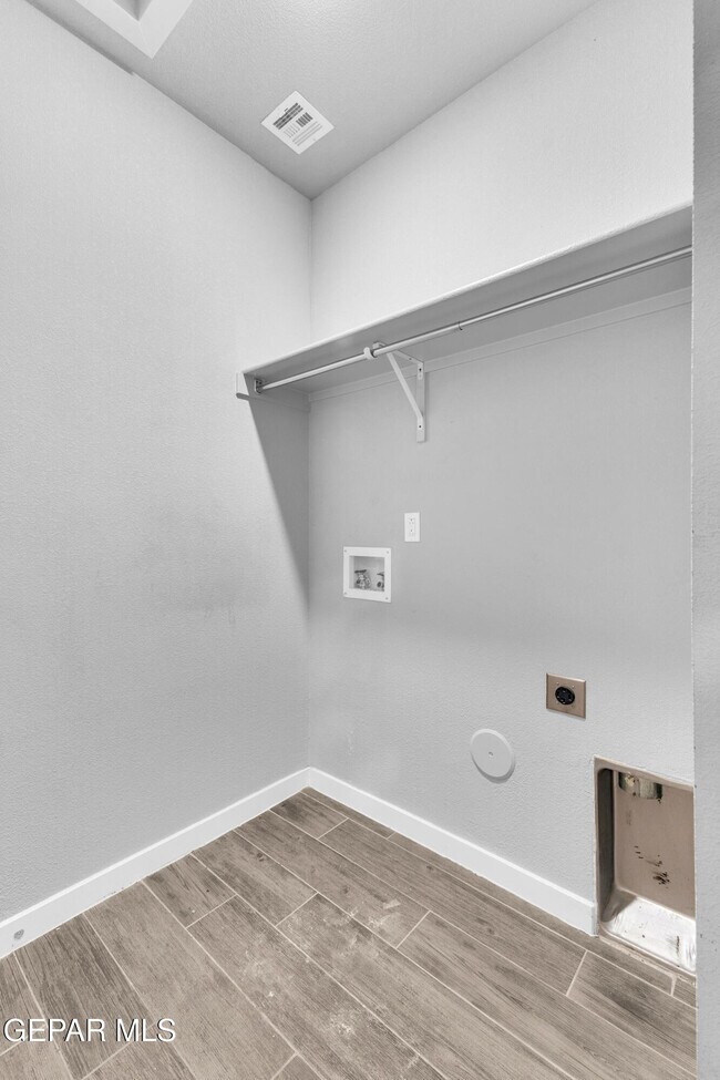 Building Photo - 11364 Santa Barbara