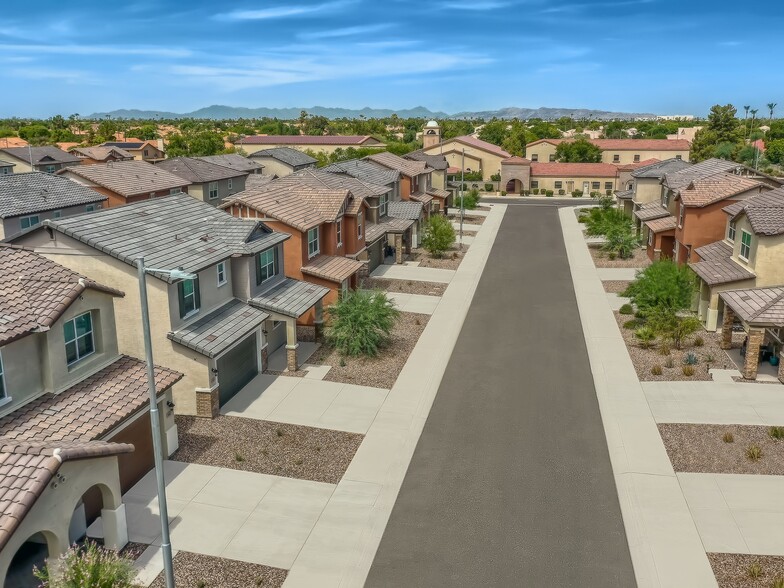 Building Photo - 622 W Harbor Dr