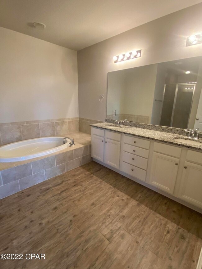 Building Photo - 101 Barefoot Falls