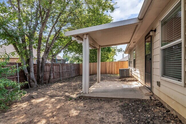 Building Photo - "Spacious 4-Bedroom Home – 2,085 Sq Ft For...