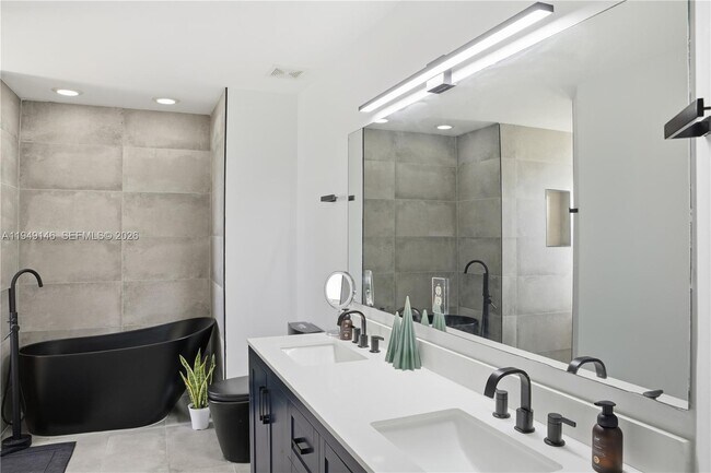 Building Photo - 16290 SW 47th Manor