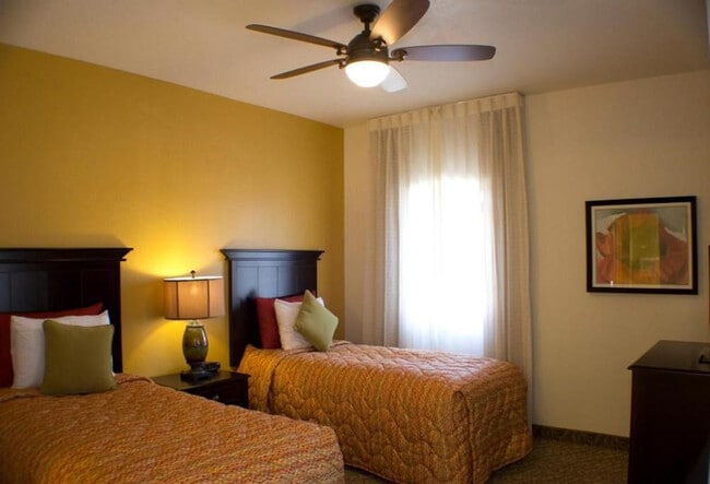 Building Photo - 6302 E Camelback Rd