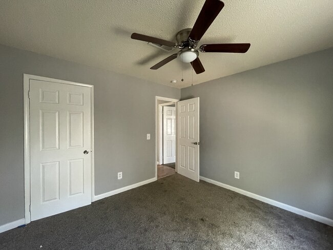 Building Photo - 4514 Bonnell Dr NW