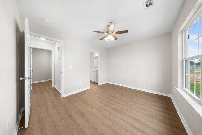 Building Photo - 507 Nickies Wy