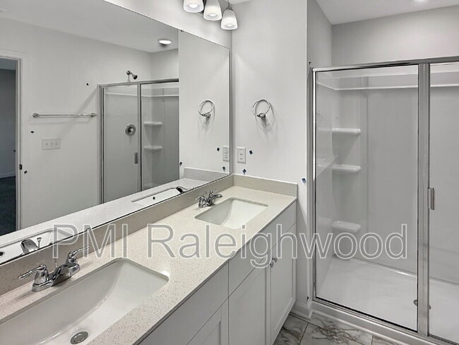 Building Photo - 135 Siebold St