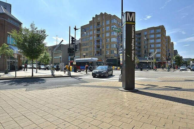 Building Photo - 1390 Kenyon St NW