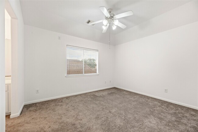 Building Photo - 1810 Candle Light Ct