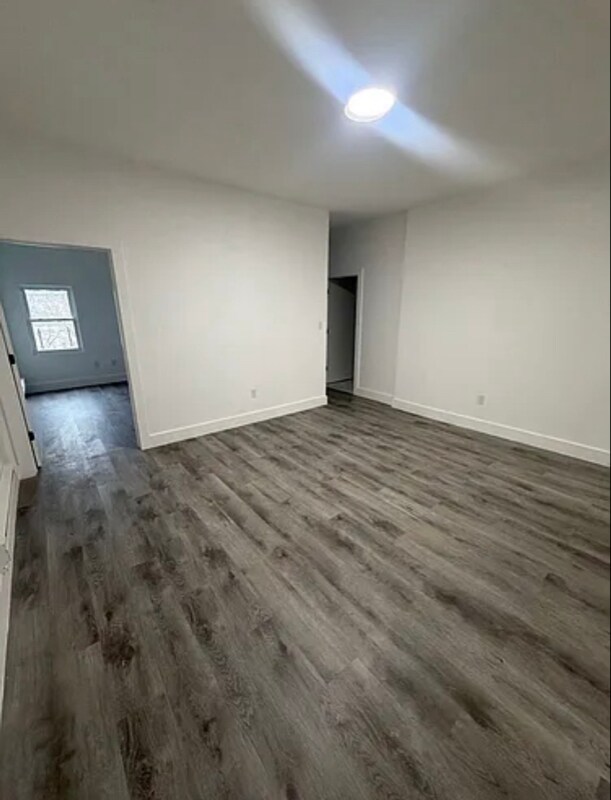 Building Photo - 25 Riverview Pl