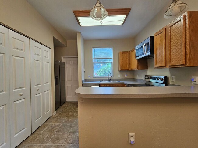 Building Photo - 3575 SW 30th Way