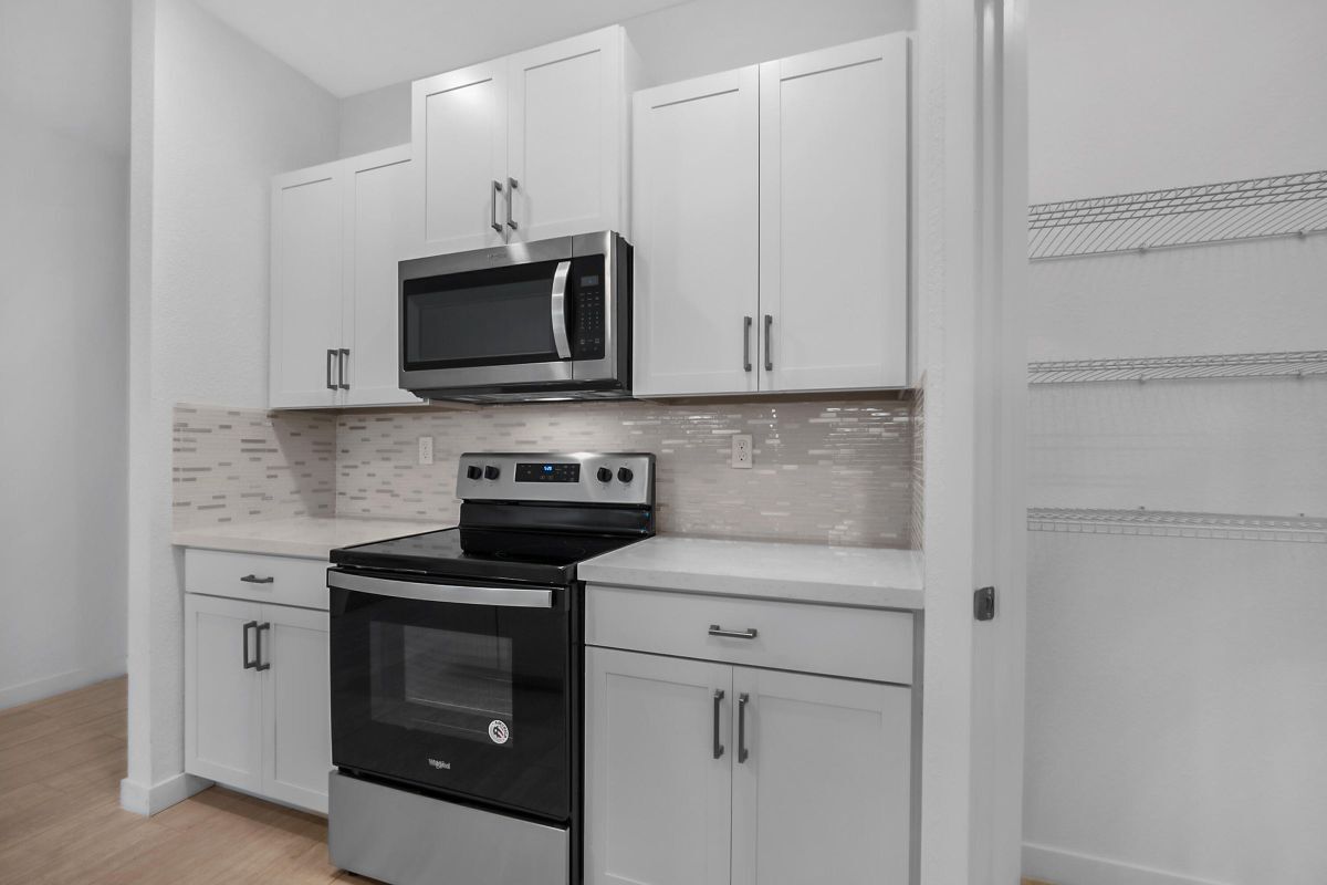 Building Photo - 8554 Via Mar Rosso