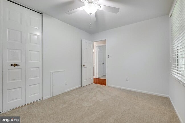 Building Photo - 9622 Cinnamon Creek Dr