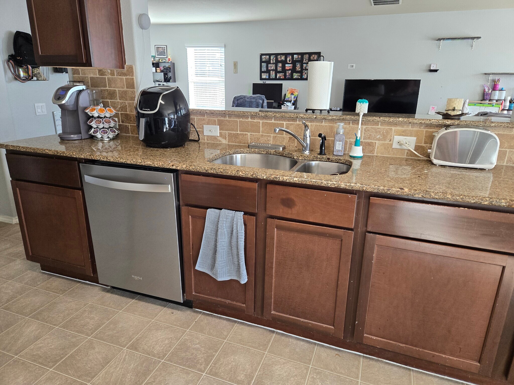 Kitchen - old flooring - 10116 Deer Chase Trl