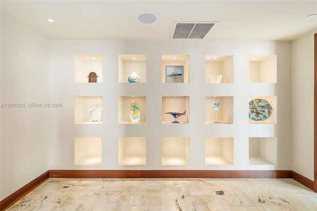 Building Photo - 2110 N Ocean Blvd