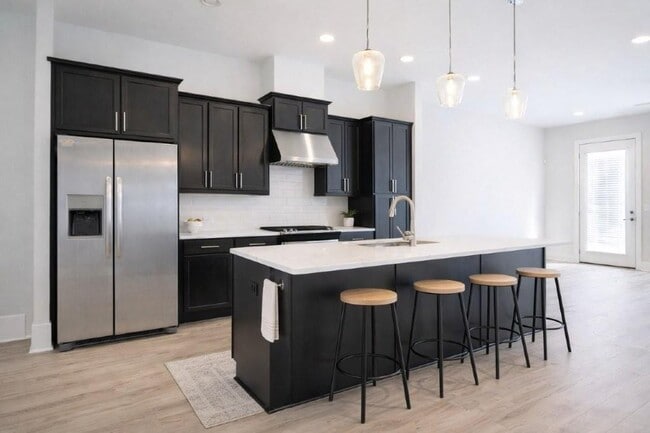 Building Photo - 2475 Sycamore Rd NW