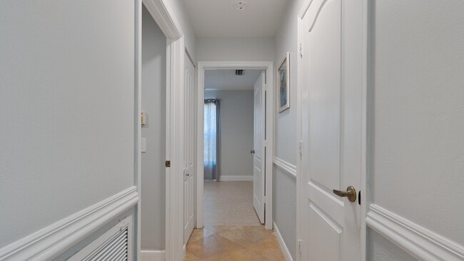 Building Photo - 10789 Barque Ct