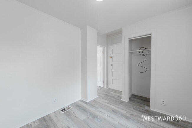 Building Photo - 4901 Magoun Ave