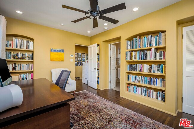 Building Photo - 500 N Las Palmas Ave