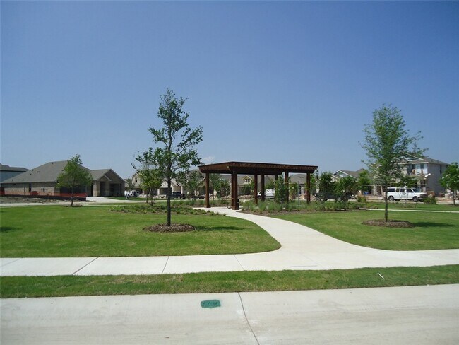 Building Photo - 501 Green Gables Dr