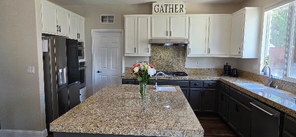 Building Photo - 1109 Europena Dr