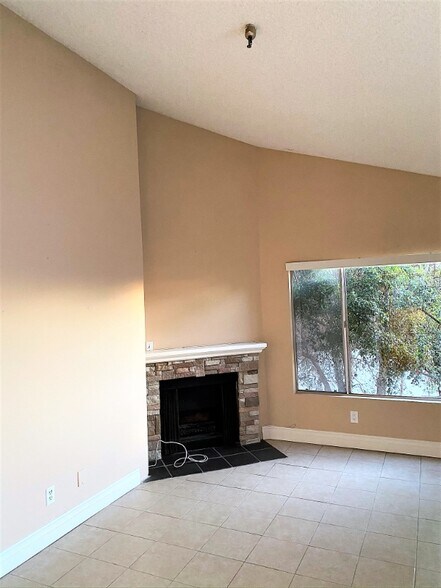 Building Photo - 139 Avenida Miramar