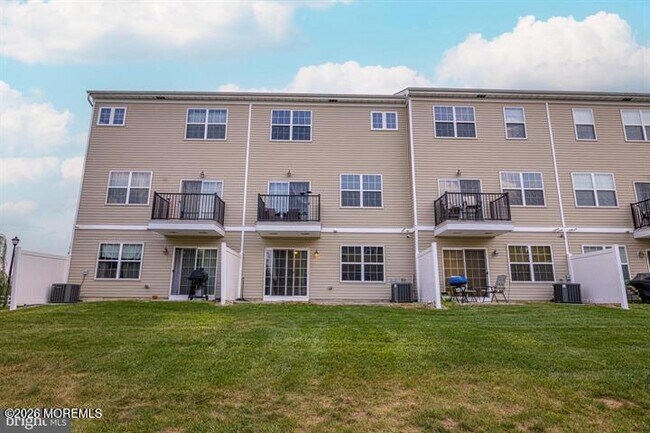 Building Photo - 109 Creekside Wy