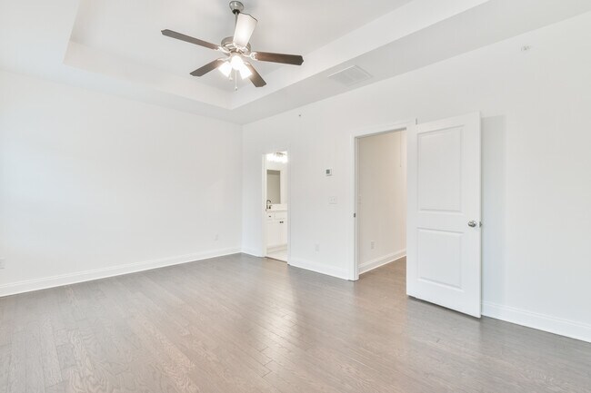 Building Photo - 6528 Beacon Dr