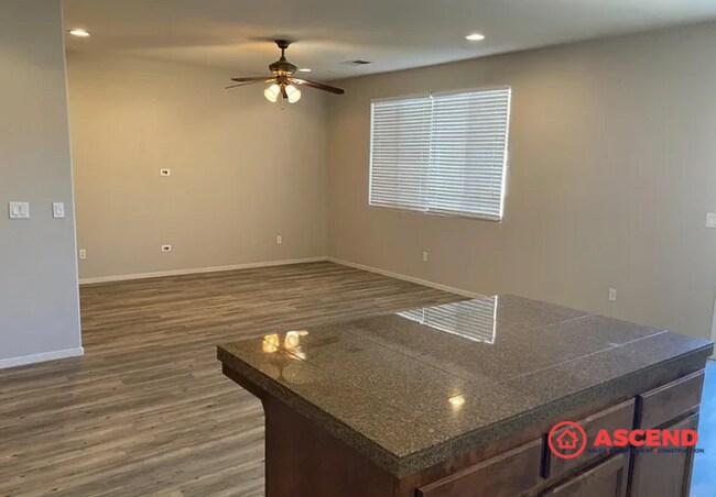 Building Photo - Alluring Home In Rosedale Area!
